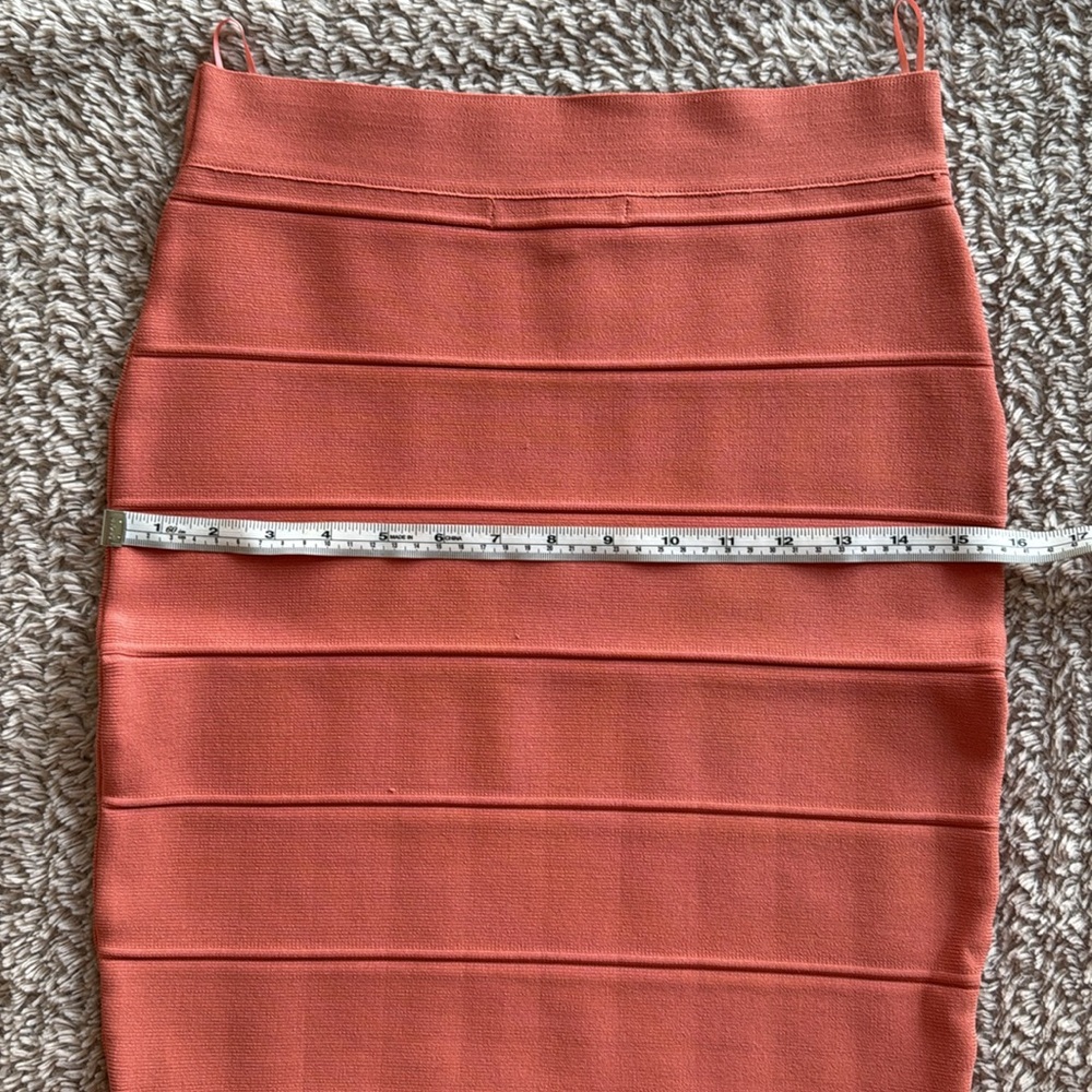 Elegant Coral Pencil Skirt - Picture 6 of 7